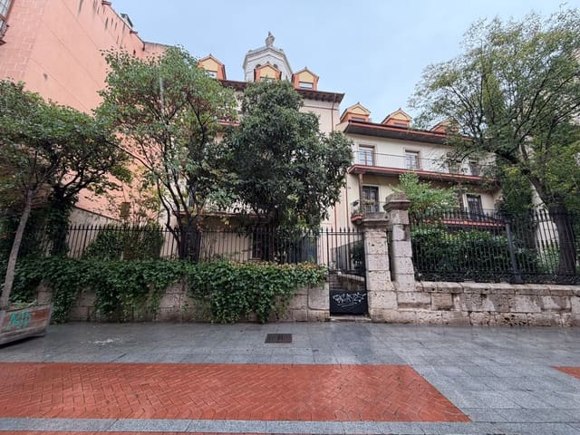 7 makuuhuone Kaupallinen myytävänä paikassa Valladolid kaupunki - 467 000 € (Ref: 10021528)