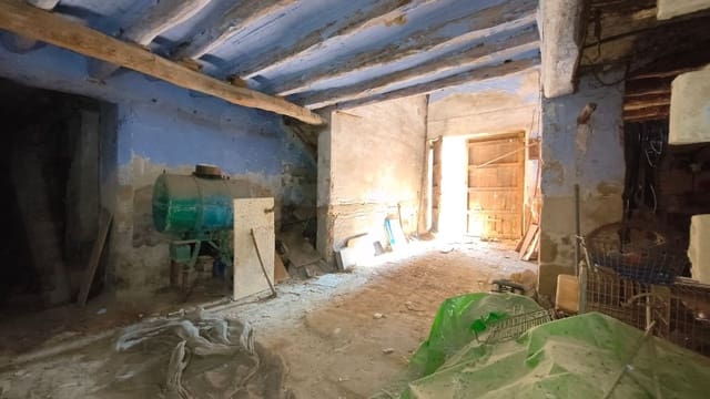 8 makuuhuone Huvila myytävänä paikassa Batea - 120 000 € (Ref: 10021529)