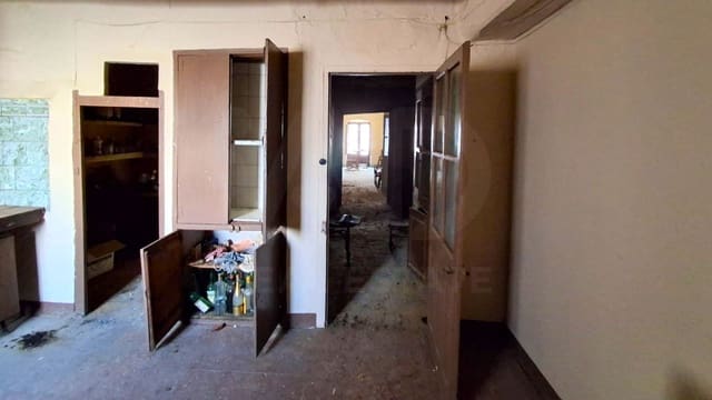 8 makuuhuone Huvila myytävänä paikassa Batea - 120 000 € (Ref: 10021529)