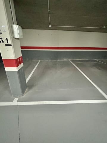 Garaż do wynajęcia w Miasto León - 150 € (Ref: 10021543)