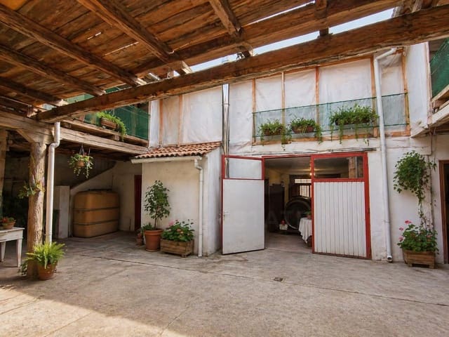 6 Zimmer Villa zu verkaufen in León Stadt mit Garage - 34.900 € (Ref: 10021557)