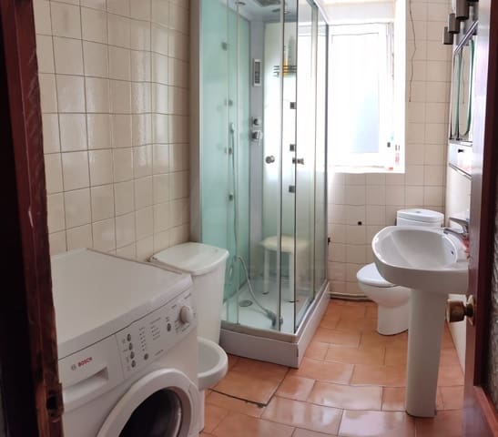 6 Zimmer Villa zu verkaufen in León Stadt mit Garage - 34.900 € (Ref: 10021557)
