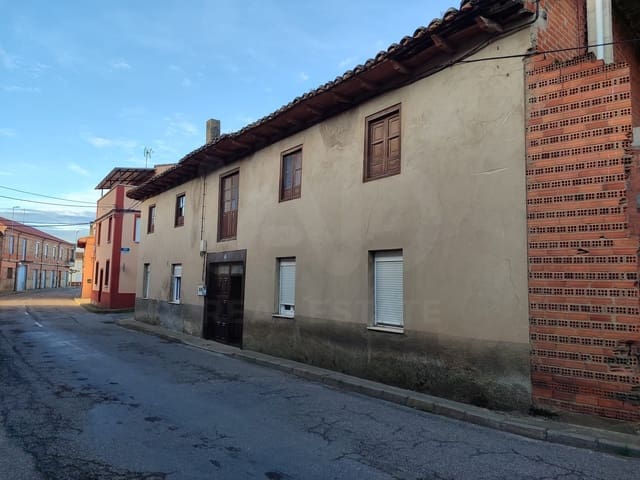 6 Zimmer Villa zu verkaufen in León Stadt mit Garage - 34.900 € (Ref: 10021557)