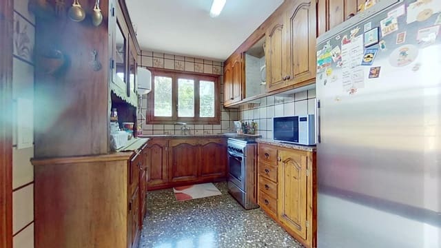 5 makuuhuone Huvila myytävänä paikassa Roda de Barà - 399 000 € (Ref: 10021560)