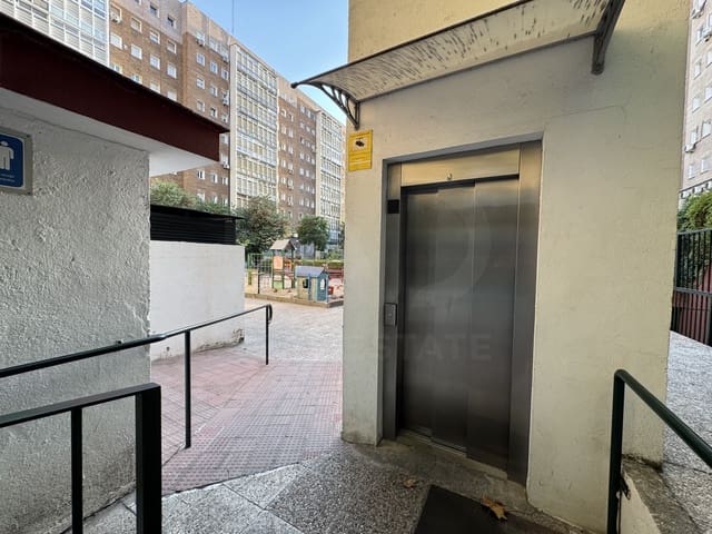 Garage te koop in Estrella, Madrid stad - € 27.890 (Ref: 10021641)