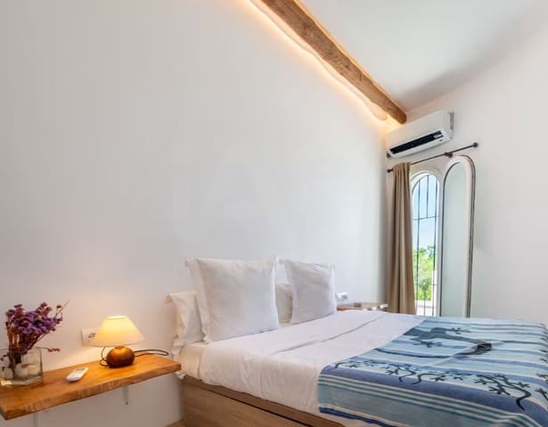Casa de 8 habitaciones en San Jose / Sant Josep de Sa Talaia en venta con piscina - 3.250.000 € (Ref: 10021644)