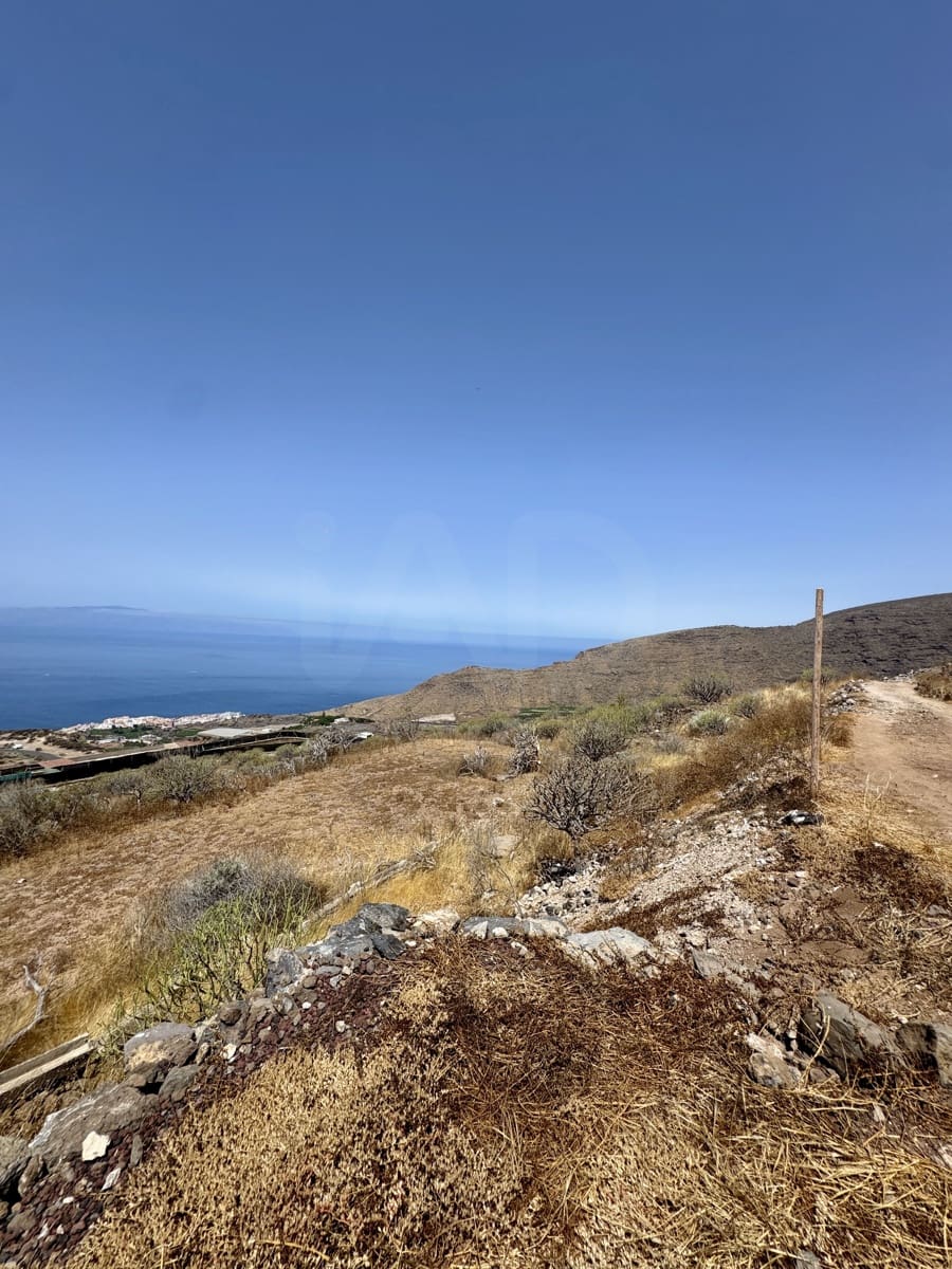 Undeveloped Land for sale in Guia de Isora - € 65,000 (Ref: 10021864)