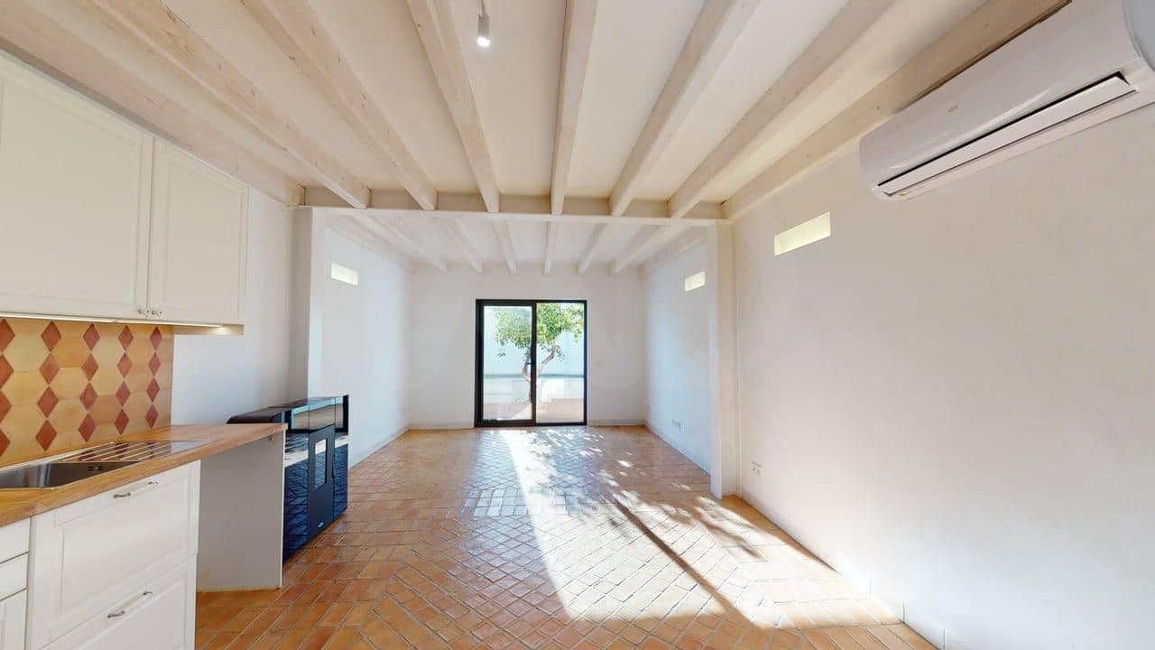 2 soverom Villa til leie i Alaro med svømmebasseng - € 2 400 (Ref: 10021868)