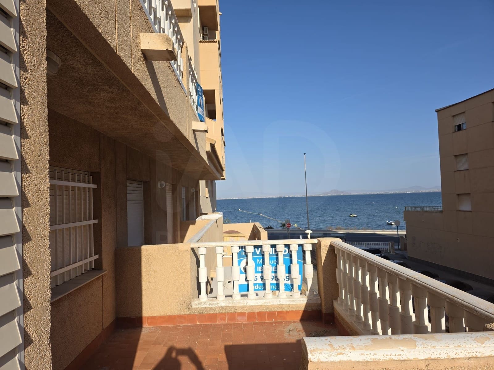 3 sypialnia Apartament na sprzedaż w La Manga del Mar Menor z basenem garażem - 289 900 € (Ref: 10022534)