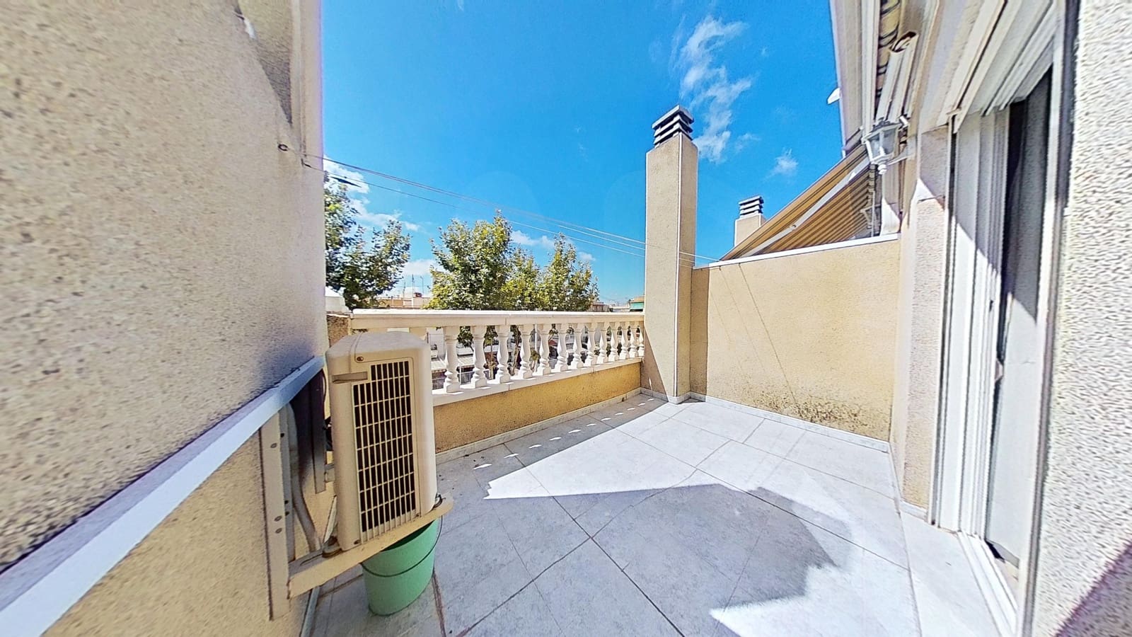 4 sypialnia Dom szeregowy na sprzedaż w Santa Pola z basenem - 265 000 € (Ref: 10022535)