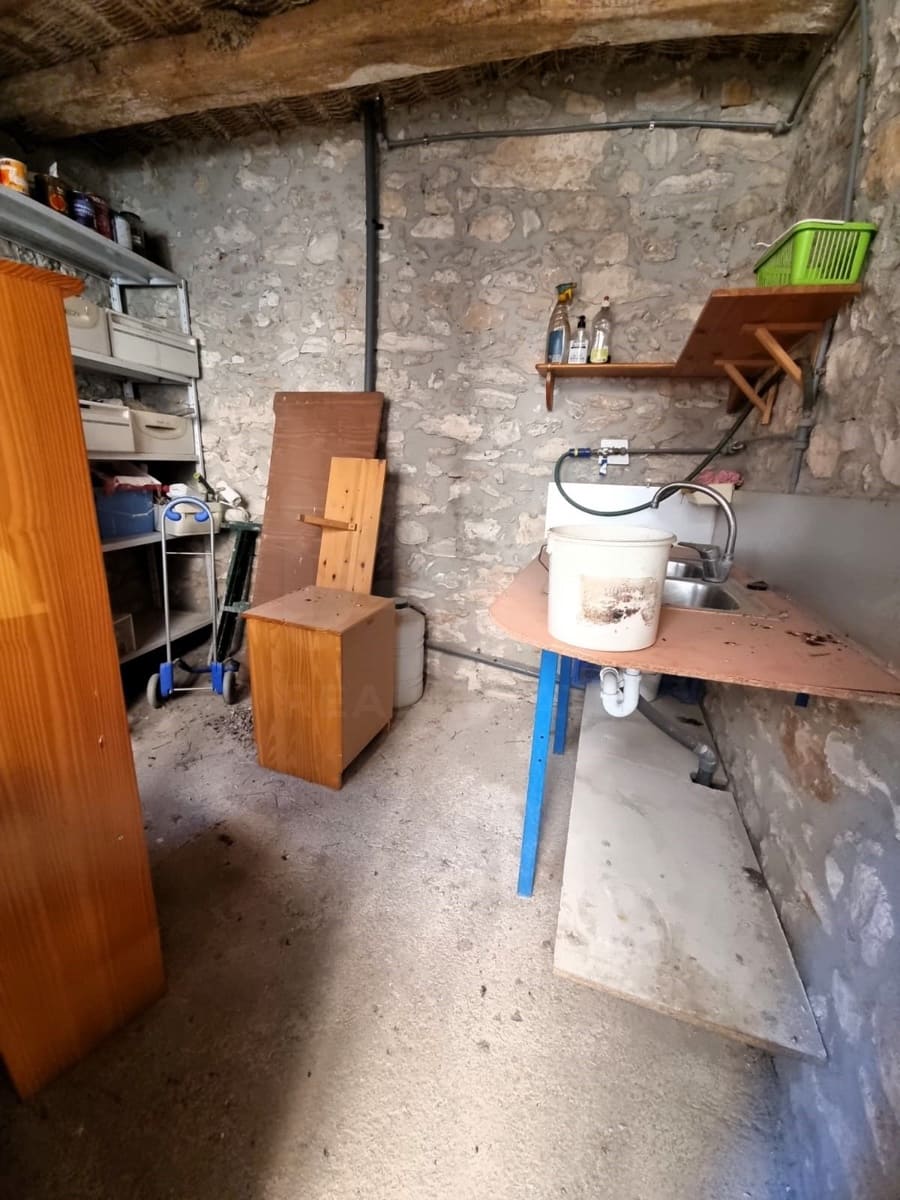 Kommersiell till salu i Ginestar - 52 000 € (Ref: 10023287)