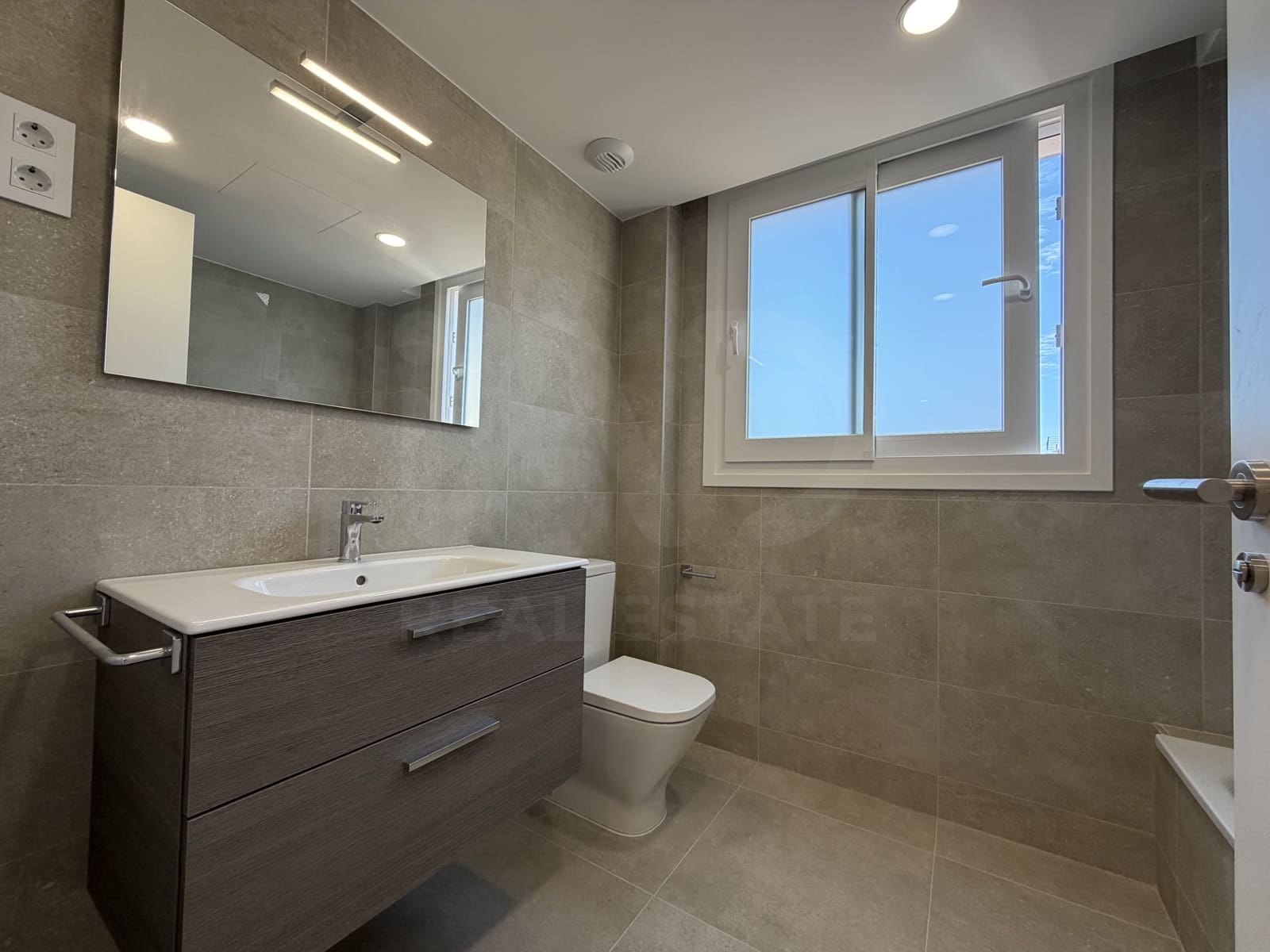 3 slaapkamer Appartement te koop in Canet de Mar met garage - € 341.000 (Ref: 10023306)