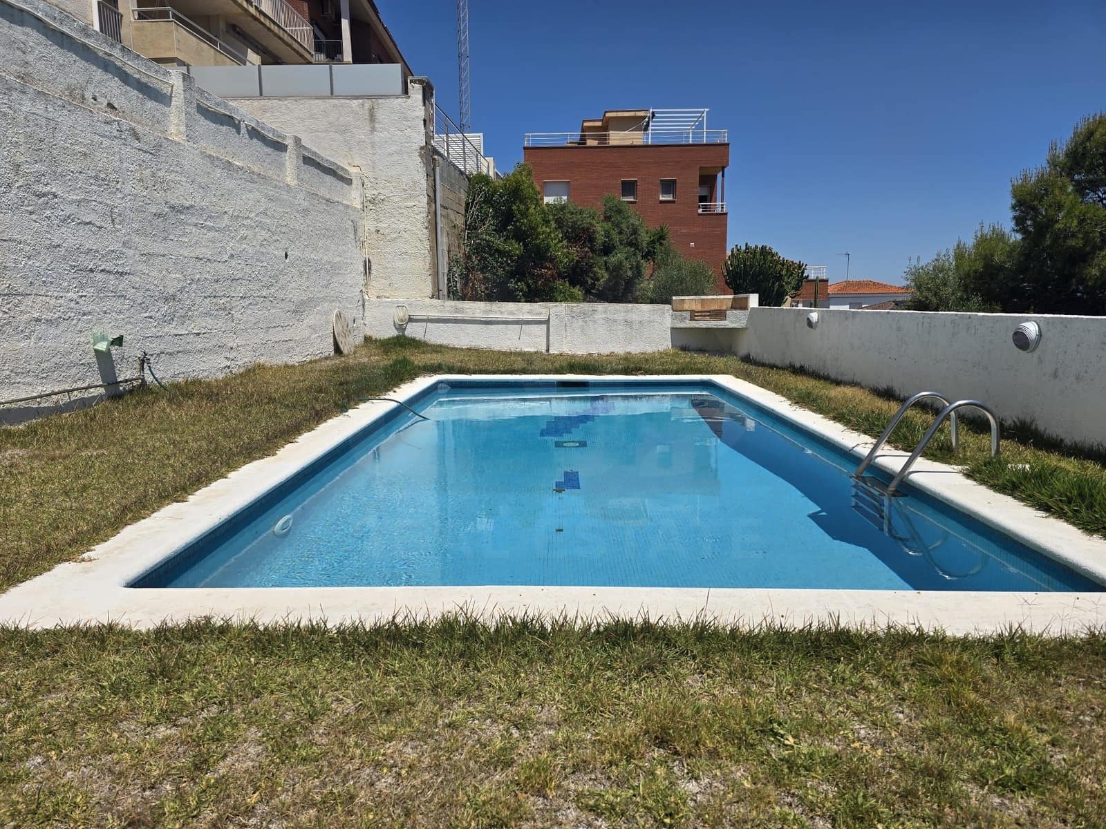 Apartamento de 3 habitaciones en Calafell en alquiler con piscina garaje - 1.028 € (Ref: 10023308)