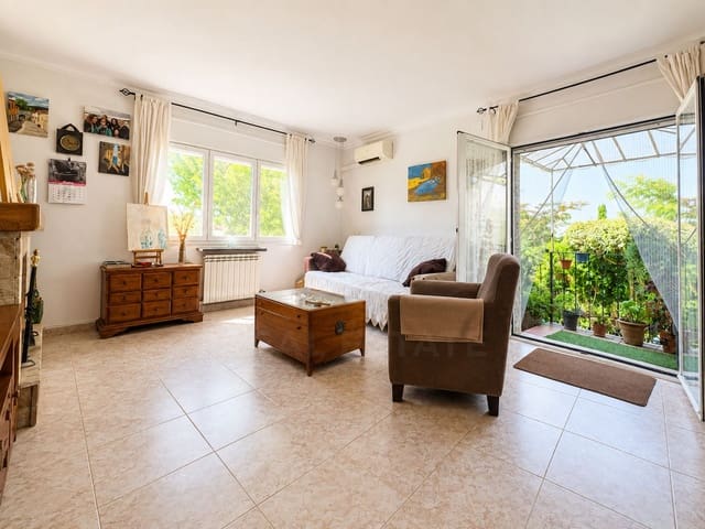 4 chambre Maison de Ville à vendre à Sant Antoni de Vilamajor avec piscine garage - 452 000 € (Ref: 10023487)