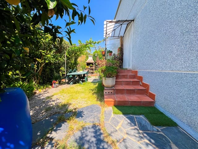 4 chambre Maison de Ville à vendre à Sant Antoni de Vilamajor avec piscine garage - 452 000 € (Ref: 10023487)