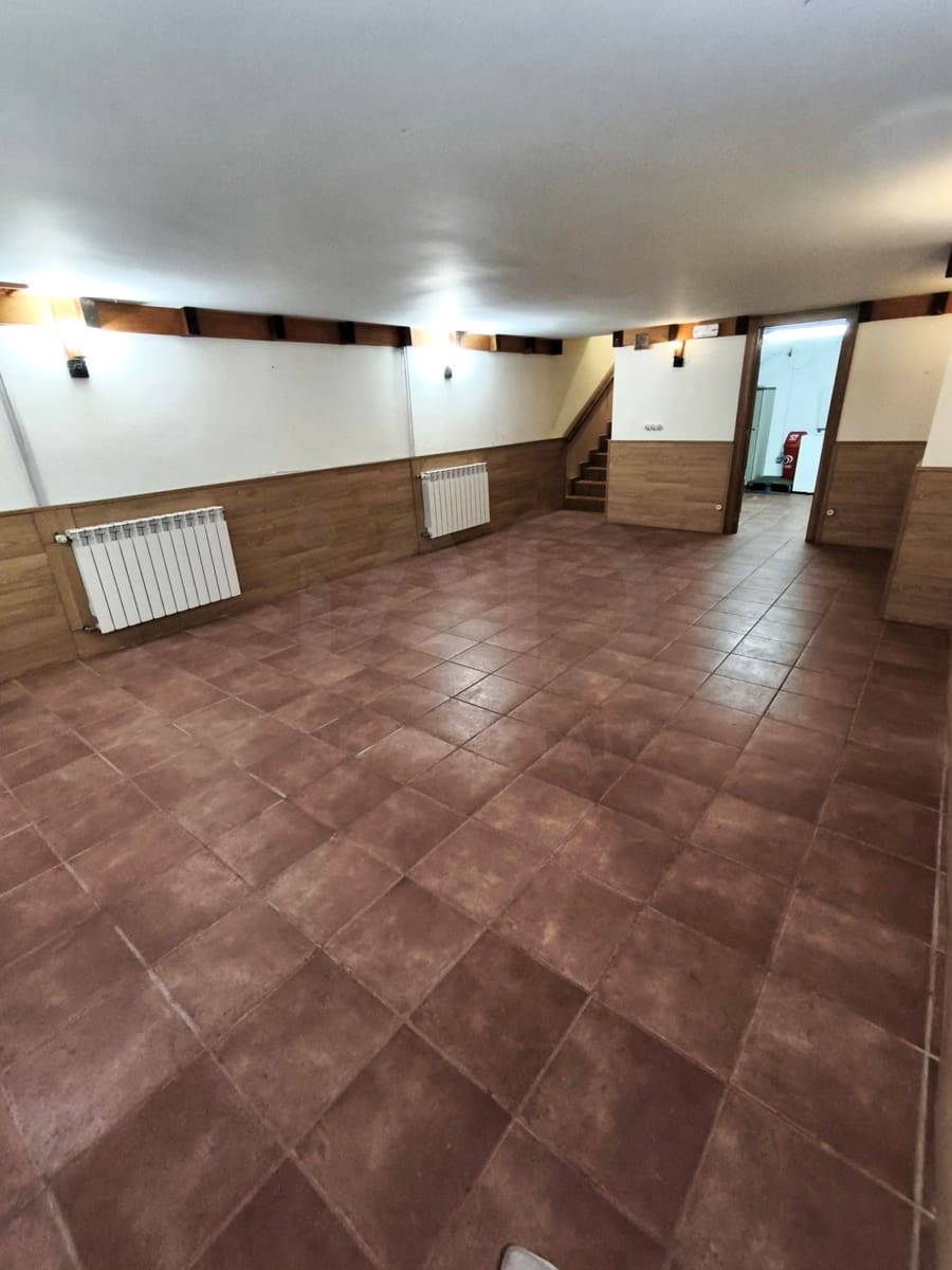 3 bedroom Commercial for sale in Sahagun - € 125,000 (Ref: 10023491)