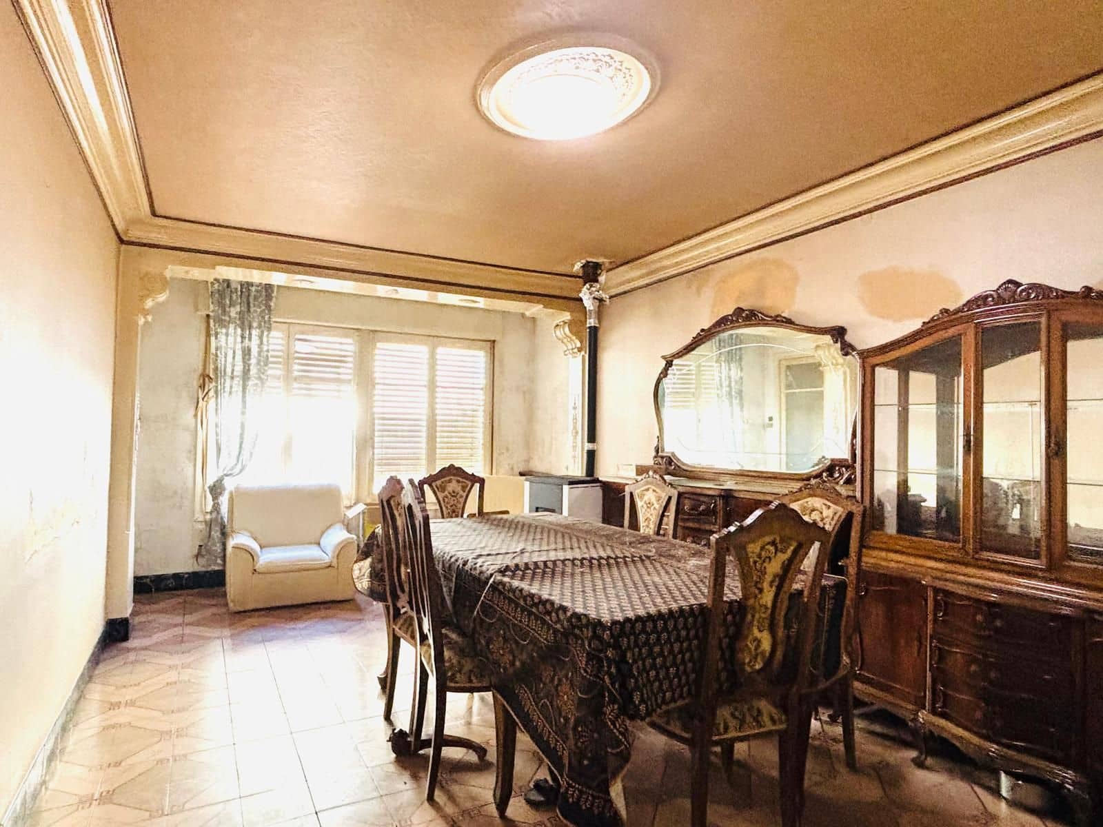 6 bedroom Townhouse for sale in Tornabous with garage - € 114,500 (Ref: 10023494)