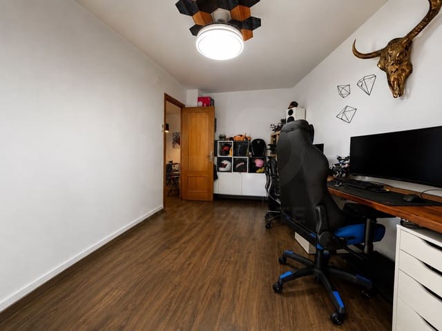 4 sypialnia Apartament na sprzedaż w La Roca del Vallès - 357 000 € (Ref: 10023495)