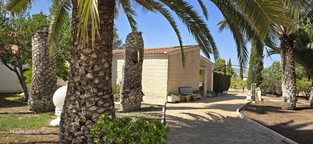 13 soveværelse Finca/Landehus til salg i Elda med swimmingpool garage - € 890.000 (Ref: 10023500)