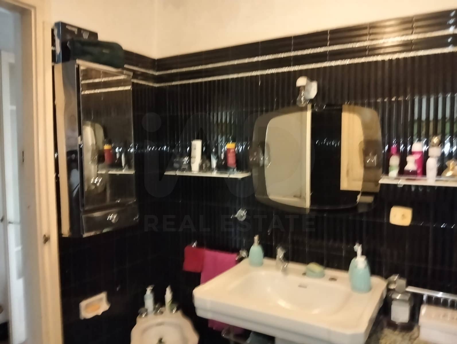 6 bedroom Villa for rent in Tornabous with garage - € 700 (Ref: 10024204)