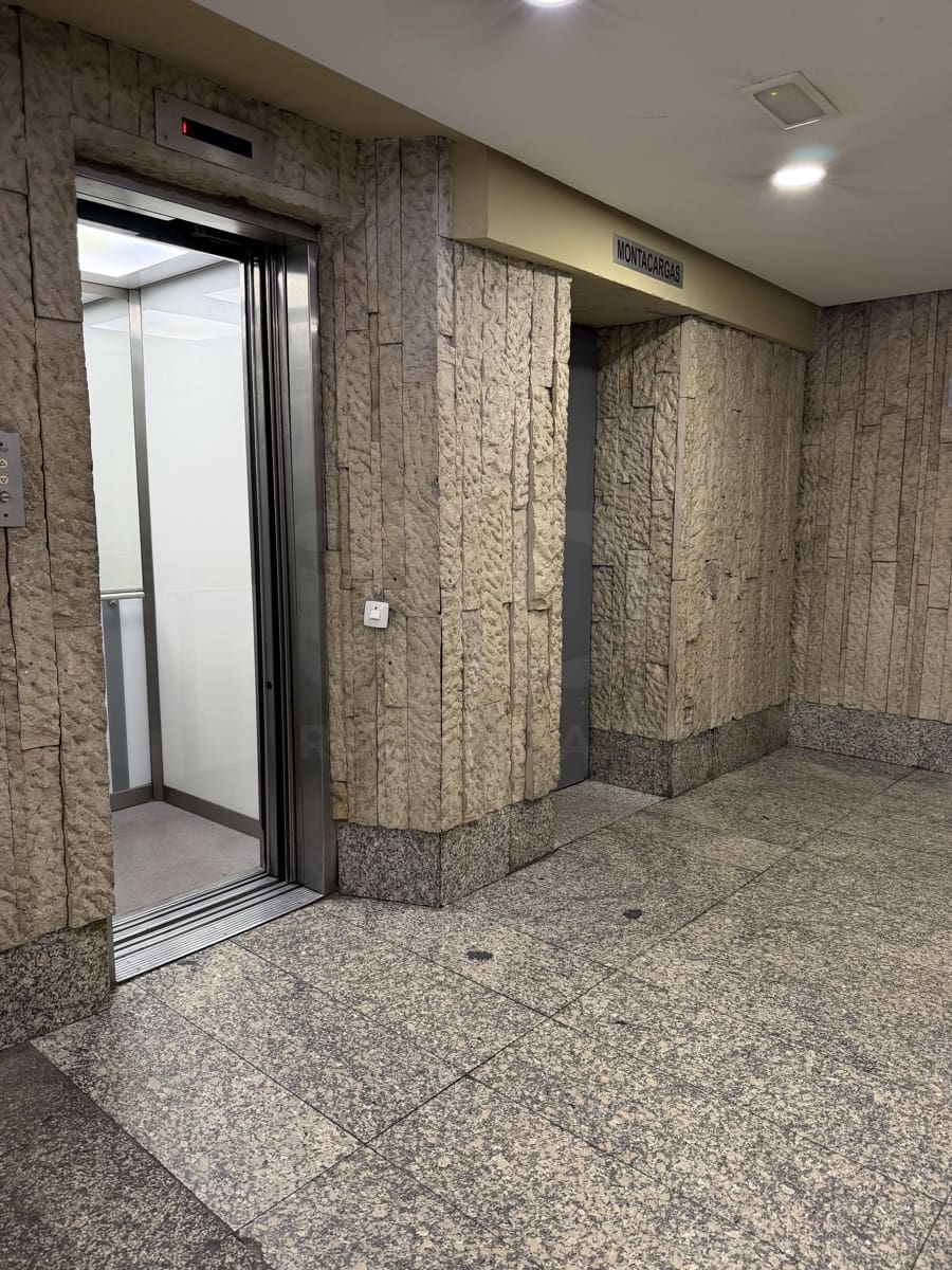 4 quarto Apartamento para venda em Leao cidade com garagem - 395 000 € (Ref: 10024839)