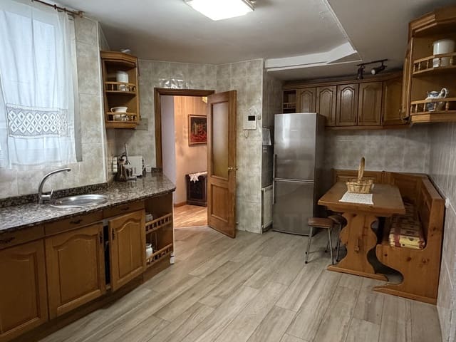 4 sypialnia Apartament na sprzedaż w Miasto León z garażem - 395 000 € (Ref: 10024839)