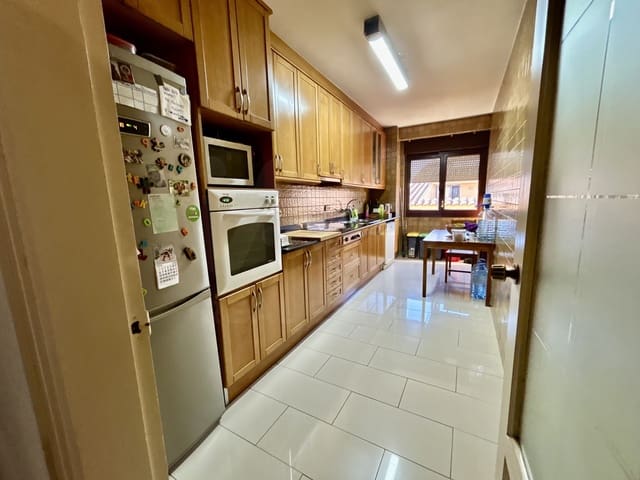 4 soverom Leilighet til salgs i Martorell - € 255 000 (Ref: 10024840)