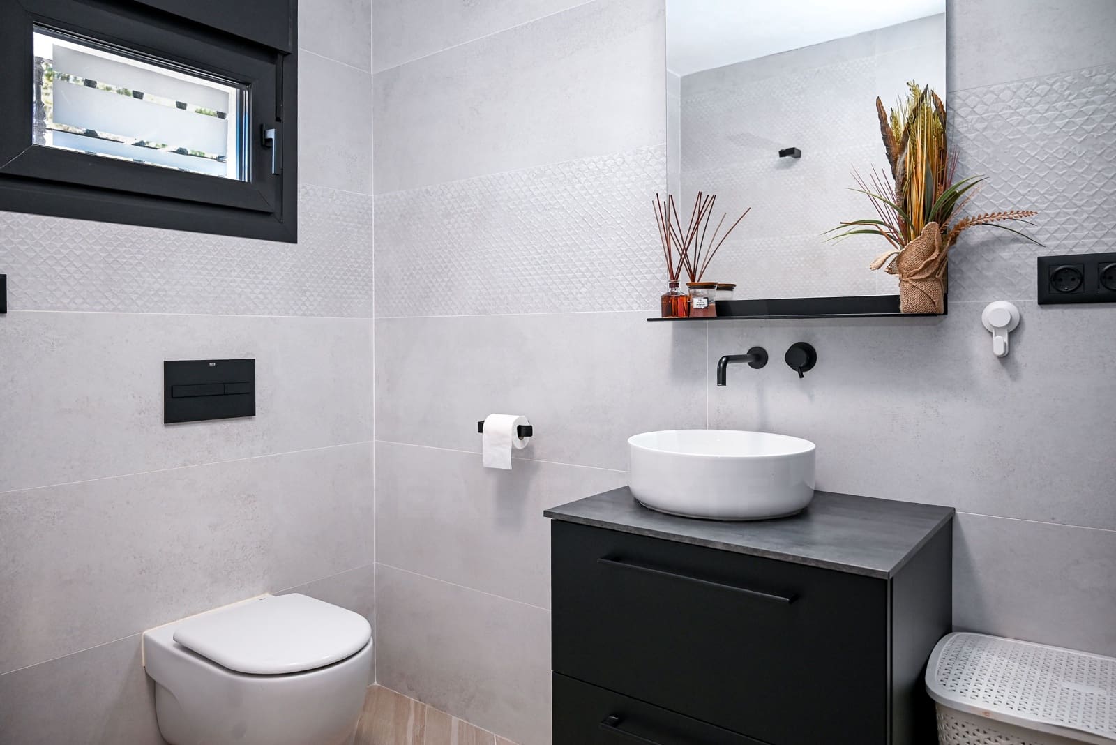 4 bedroom Townhouse for sale in Alhaurin de la Torre with pool garage - € 799,000 (Ref: 10024841)