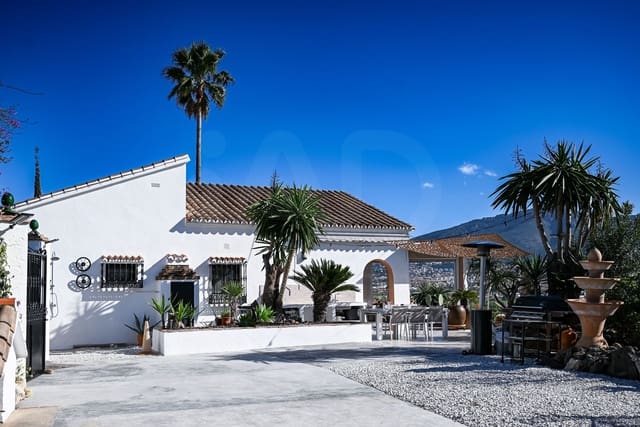 4 bedroom Townhouse for sale in Alhaurín de la Torre with pool garage - € 799,000 (Ref: 10024841)