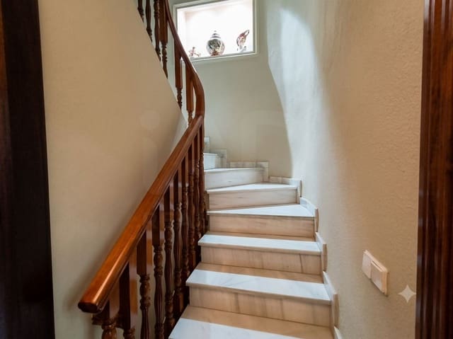 5 chambre Maison de Ville à vendre à Lucena - 320 000 € (Ref: 10024844)