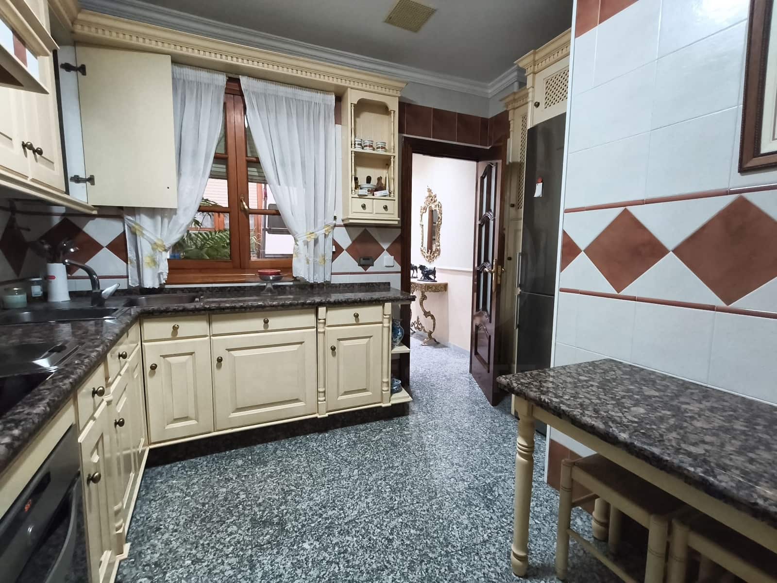 5 chambre Maison de Ville à vendre à Lucena - 320 000 € (Ref: 10024844)