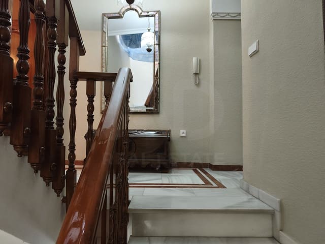 5 chambre Maison de Ville à vendre à Lucena - 320 000 € (Ref: 10024844)