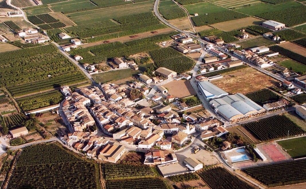6 quarto Casa em Banda para venda em Tornabous com garagem - 114 500 € (Ref: 10025002)