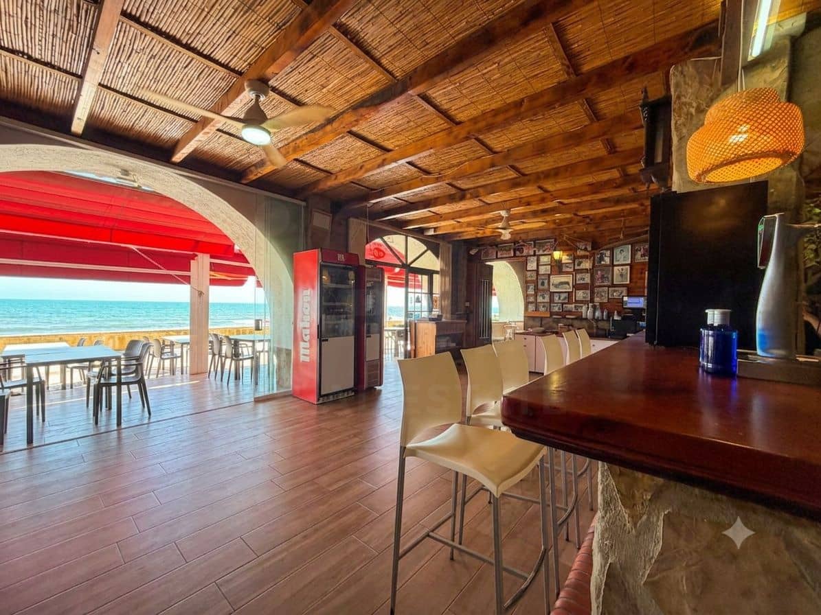 2 sovrum Kommersiell till salu i Daimus - 380 000 € (Ref: 10025013)