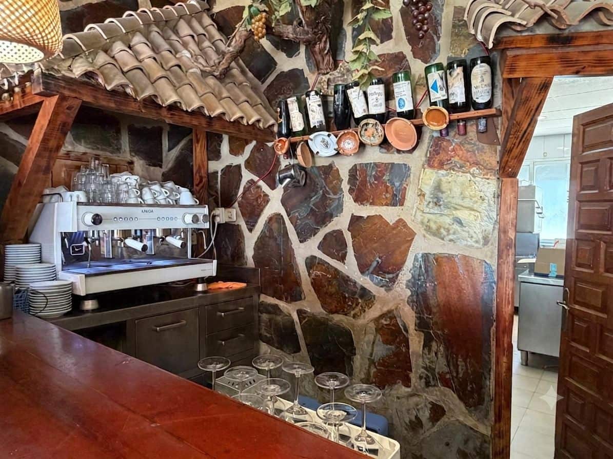 2 sovrum Kommersiell till salu i Daimus - 380 000 € (Ref: 10025013)