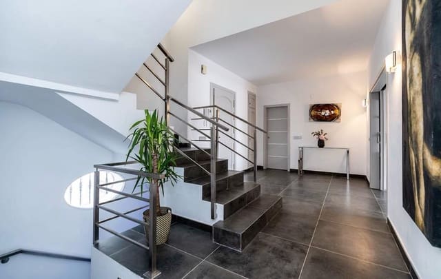 6 slaapkamer Villa te koop in Marbella met zwembad garage - € 4.637.000 (Ref: 10025015)