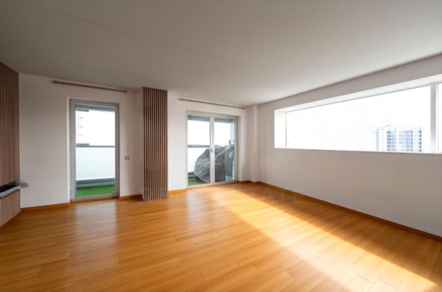 3 sovrum Lägenhet till salu i L'Hospitalet de Llobregat med garage - 673 000 € (Ref: 10026510)