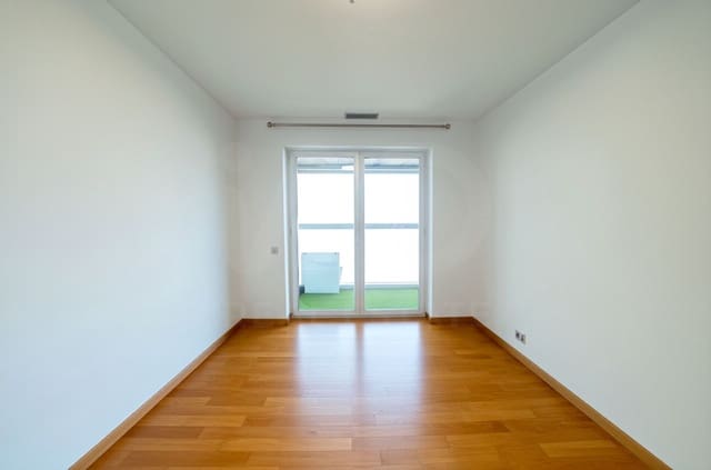 3 sovrum Lägenhet till salu i L'Hospitalet de Llobregat med garage - 673 000 € (Ref: 10026510)