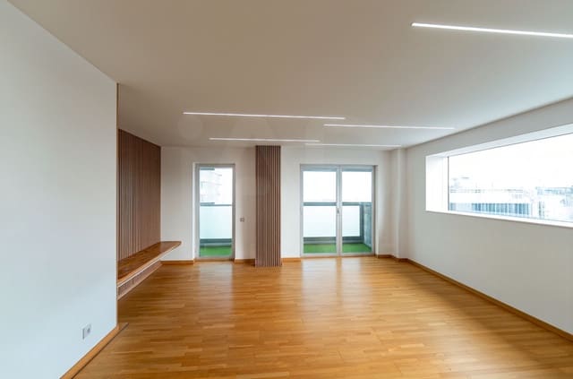 3 sovrum Lägenhet till salu i L'Hospitalet de Llobregat med garage - 673 000 € (Ref: 10026510)