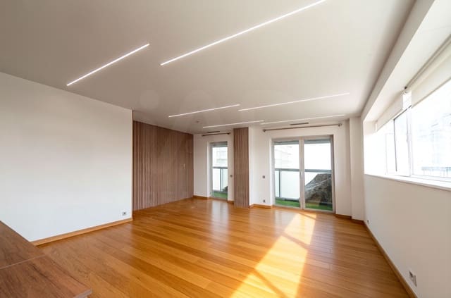 3 sovrum Lägenhet till salu i L'Hospitalet de Llobregat med garage - 673 000 € (Ref: 10026510)