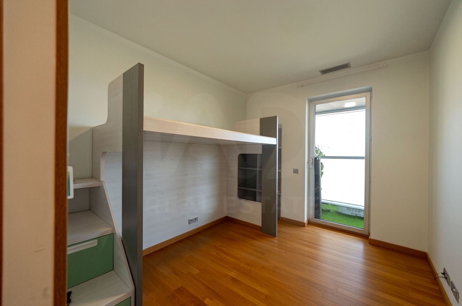 3 bedroom Apartment for sale in L'Hospitalet de Llobregat with garage - € 673,000 (Ref: 10026510)