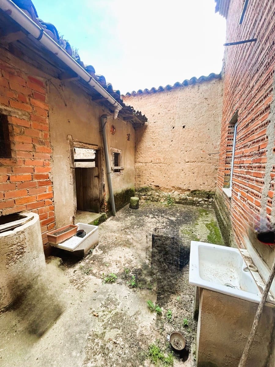 5 camera da letto Casa in vendita in Turcia con garage - 75.000 € (Rif: 10026514)