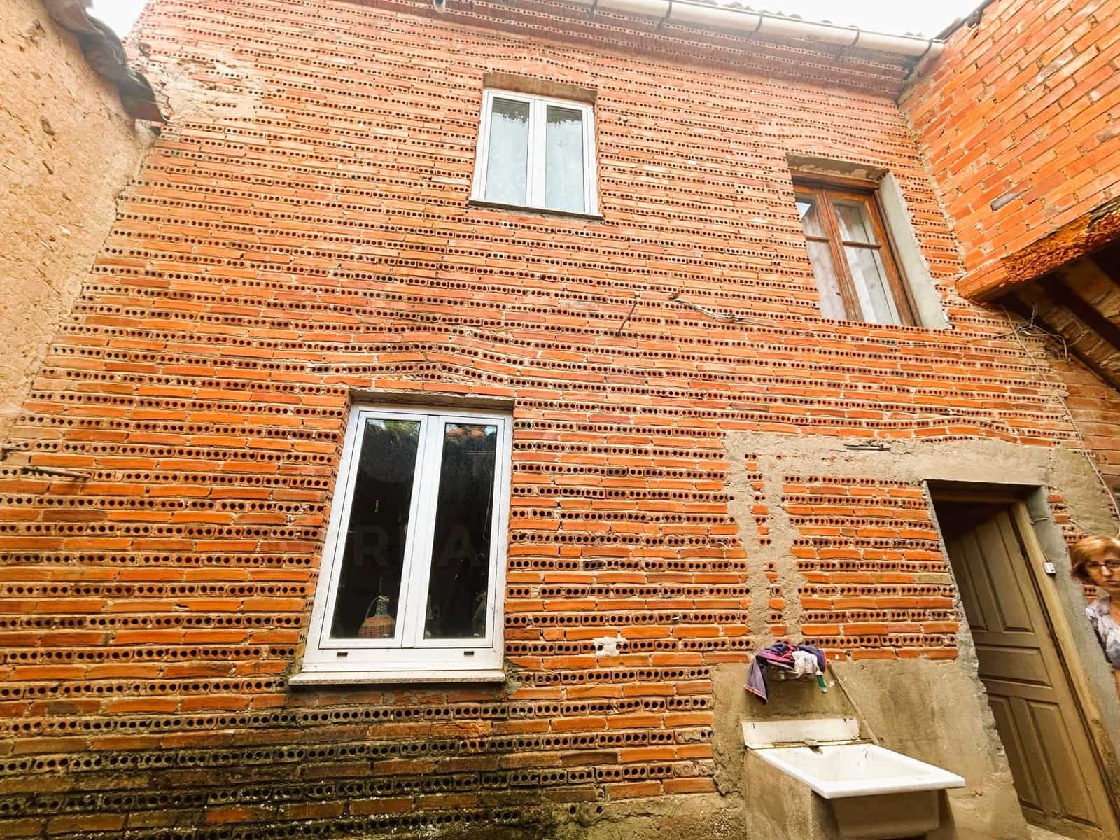5 camera da letto Casa in vendita in Turcia con garage - 75.000 € (Rif: 10026514)