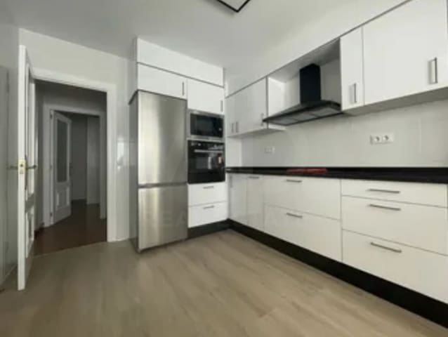 4 sypialnia Apartament na sprzedaż w Ferrol - 195 000 € (Ref: 10026516)