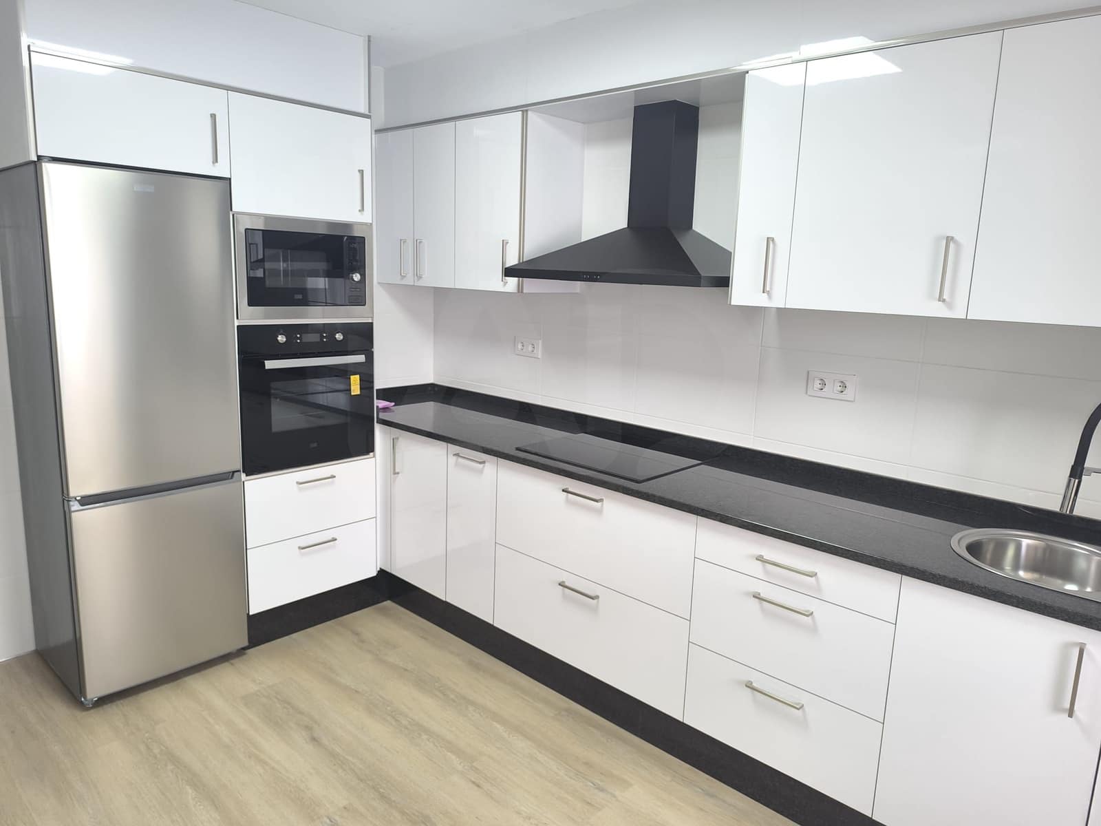 4 makuuhuone Huoneisto myytävänä paikassa Ferrol - 195 000 € (Ref: 10026516)