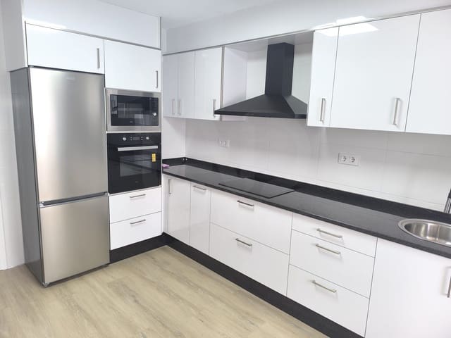 4 sypialnia Apartament na sprzedaż w Ferrol - 195 000 € (Ref: 10026516)