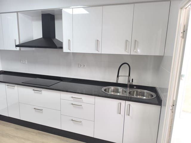 4 sypialnia Apartament na sprzedaż w Ferrol - 195 000 € (Ref: 10026516)