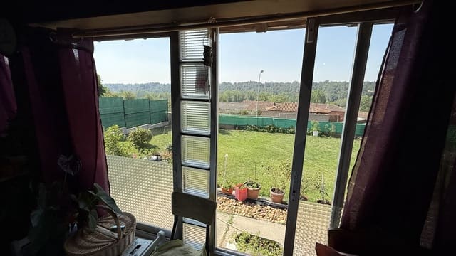 3 makuuhuone Maalaistalo myytävänä paikassa San Andrés del Rabanedo mukana 
autotalli - 85 000 € (Ref: 10026517)