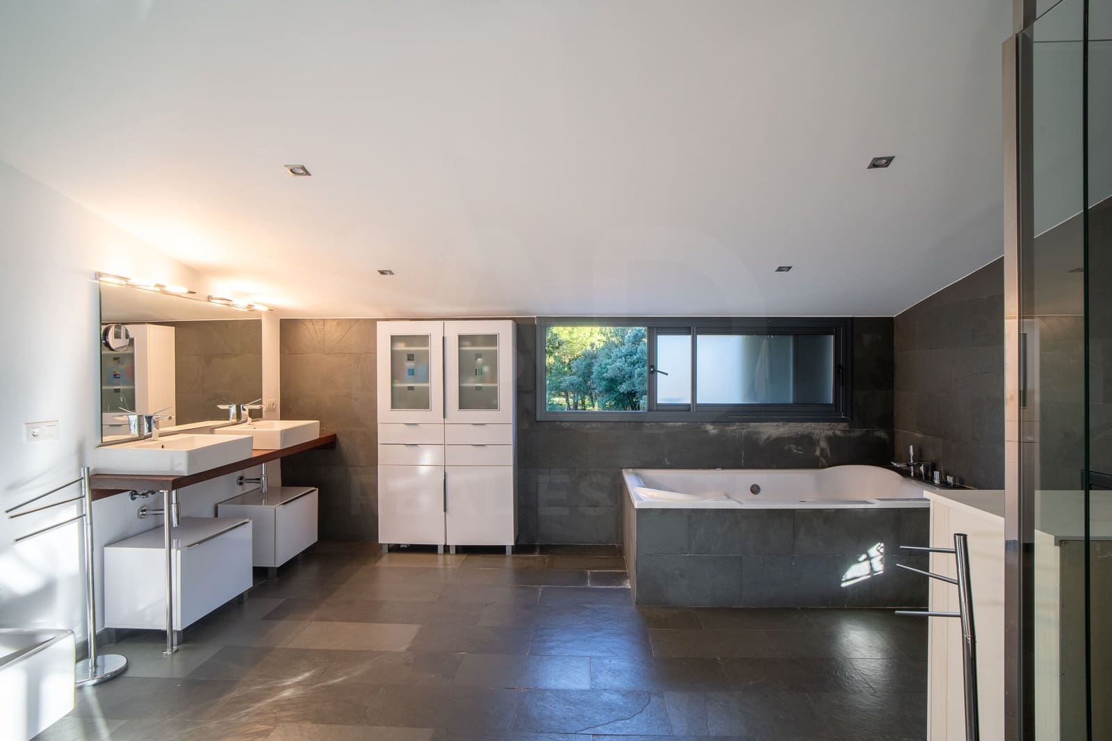6 bedroom Townhouse for sale in Sant Vicenc de Montalt with pool garage - € 1,195,000 (Ref: 10026666)