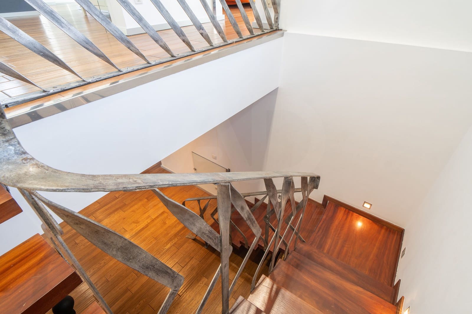 6 bedroom Townhouse for sale in Sant Vicenc de Montalt with pool garage - € 1,195,000 (Ref: 10026666)